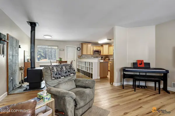 10707 N 58 Mile RD, Sutton, AK 99674