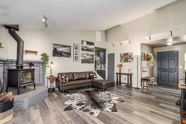 5787 Silverleaf DR, Foresthill, CA 95631