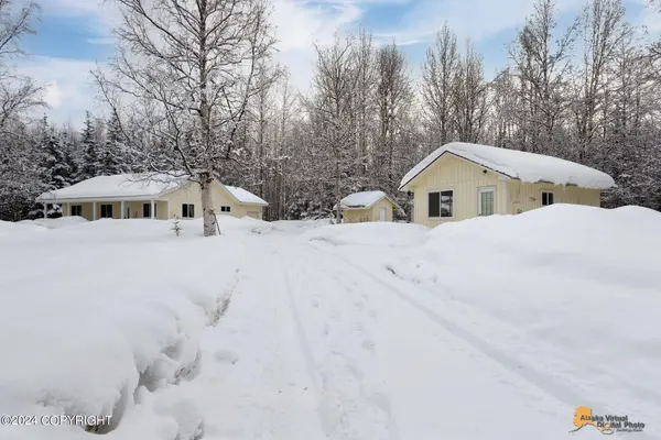 10707 N 58 Mile RD, Sutton, AK 99674