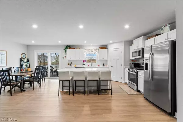 3637 Clubview DR, Norton, OH 44203