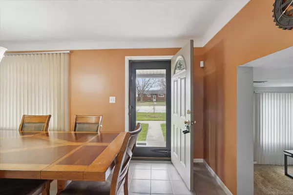 21230 E 12 Mile Rd Road, Saint Clair Shores, MI 48081