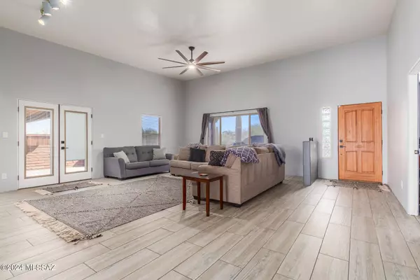 3620 W Cobbs Place, Tucson, AZ 85745