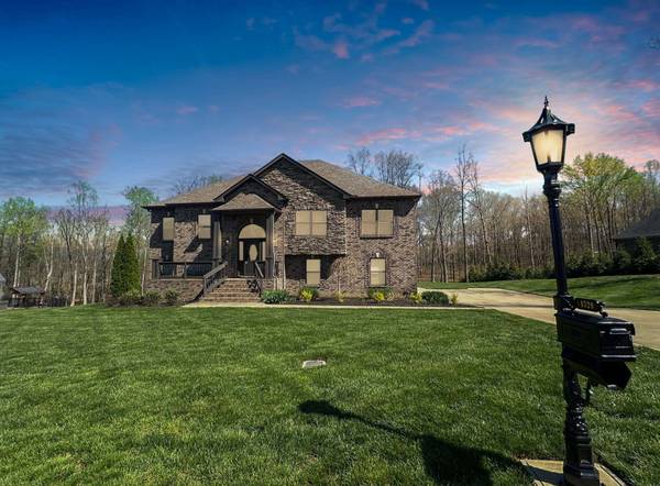 1729 Double R Blvd, Clarksville, TN 37042