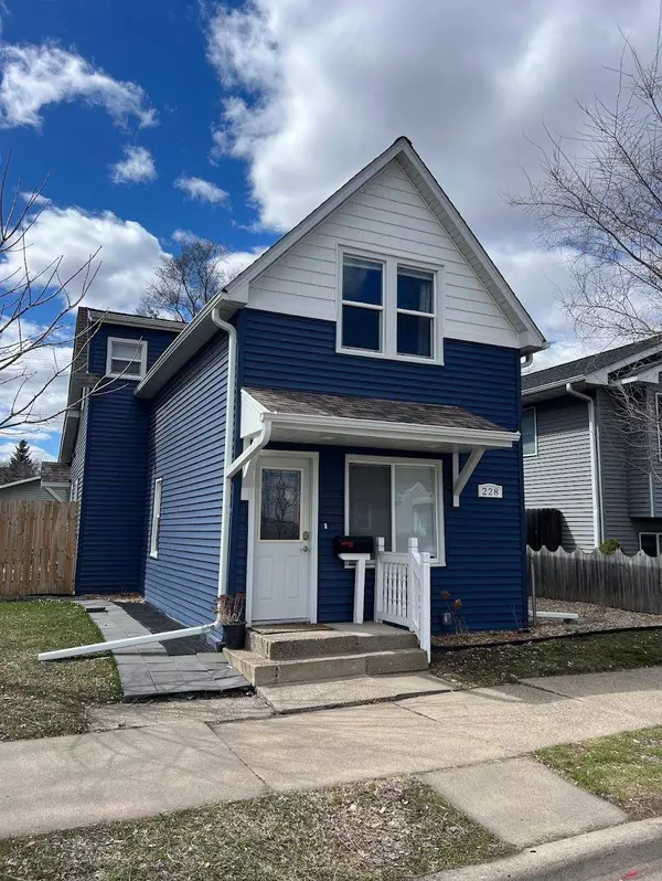 228 1st AVE S, South Saint Paul, MN 55075