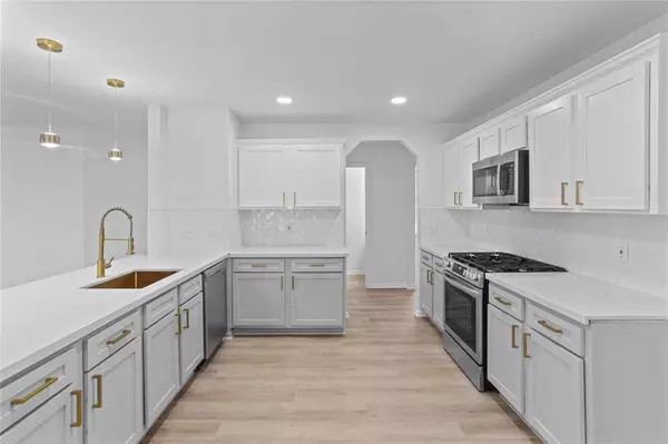 3407 Deer CT, Pearland, TX 77581