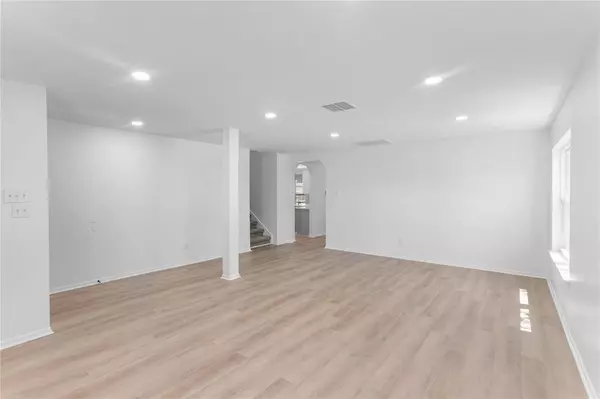 3407 Deer CT, Pearland, TX 77581