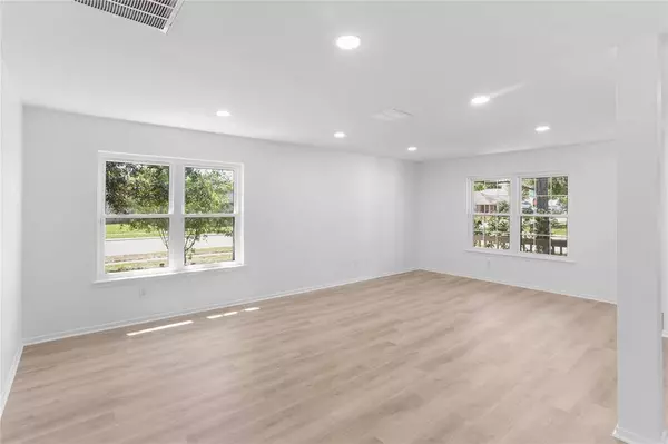 3407 Deer CT, Pearland, TX 77581