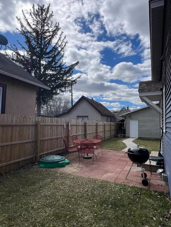 228 1st AVE S, South Saint Paul, MN 55075