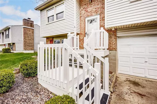 156 Lexington Farm Road, Englewood, OH 45322