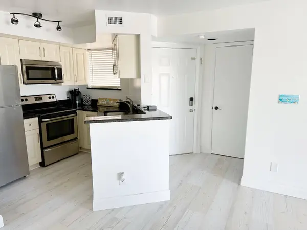 1999 Island Club DR #17, Indialantic, FL 32903