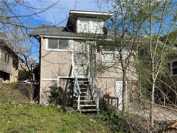 4132 College AVE, Kansas City, MO 64130