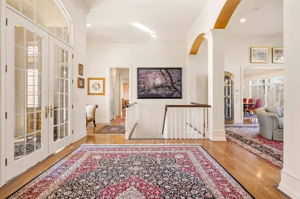 5004 Oak Bend LN, Edina, MN 55436