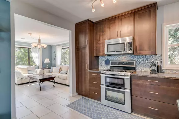 3310 Kyle AVE N, Golden Valley, MN 55422