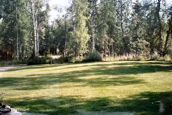 181 E Hygrade LN, Wasilla, AK 99654