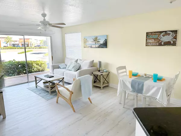 1999 Island Club DR #17, Indialantic, FL 32903