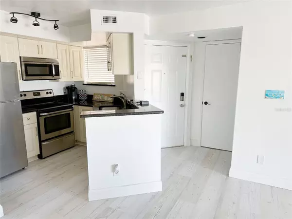 1999 ISLAND CLUB DR #2-17, Indialantic, FL 32903