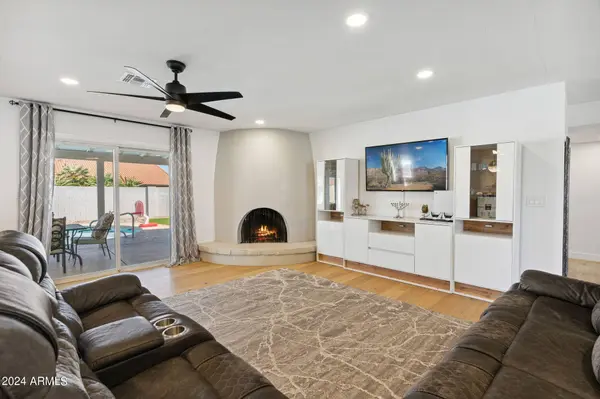 2726 E SIERRA Street, Phoenix, AZ 85028