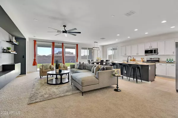 5211 N 81ST Avenue, Glendale, AZ 85303