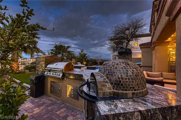 3226 Dove Run Creek Drive, Las Vegas, NV 89135