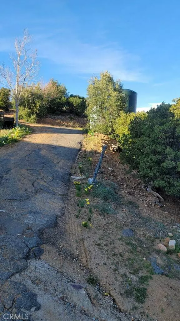 17184 Mile High RD, Julian, CA 92036