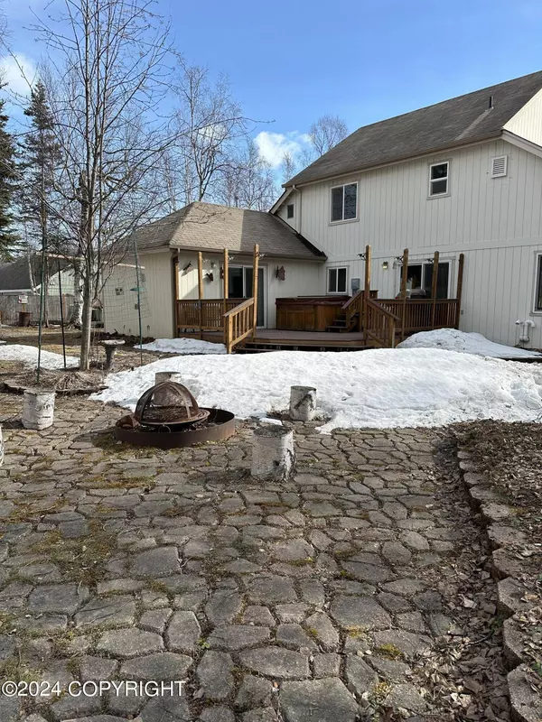 181 E Hygrade LN, Wasilla, AK 99654