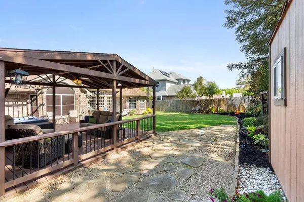 6820 Hickory Hollow Lane, North Richland Hills, TX 76182