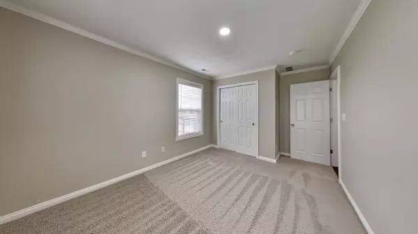 1374 N Salem CT, Greenfield, IN 46140