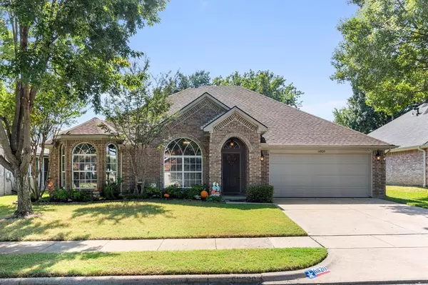 6820 Hickory Hollow Lane, North Richland Hills, TX 76182