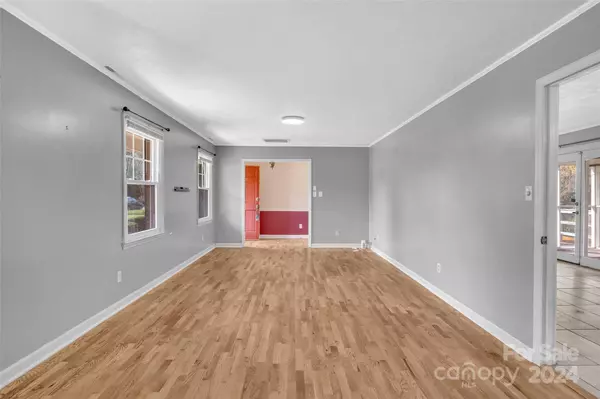 1205 Laurel LN, Gastonia, NC 28054