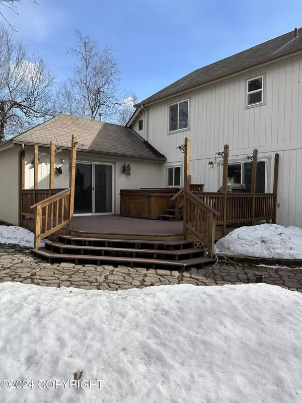 181 E Hygrade LN, Wasilla, AK 99654