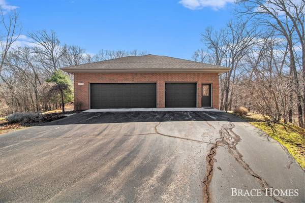 3333 Mahogany NE Court, Grand Rapids, MI 49525