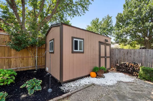 6820 Hickory Hollow Lane, North Richland Hills, TX 76182