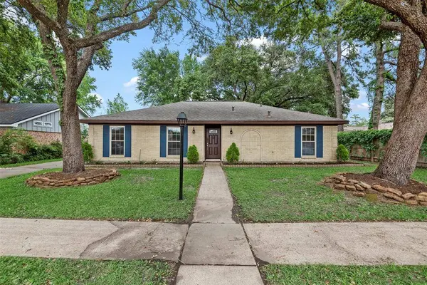 1915 Cobble Creek DR, Houston, TX 77073