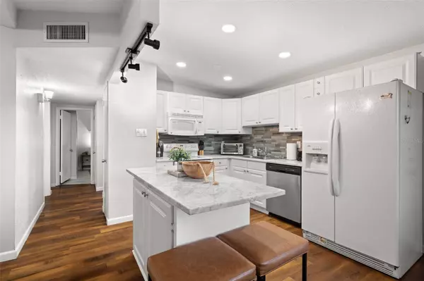 3731 LOKAI PL, Sarasota, FL 34232