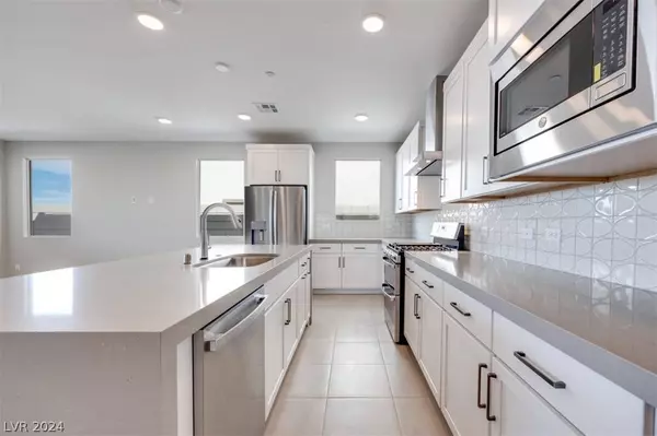 10267 Vonbulin Avenue, Las Vegas, NV 89124