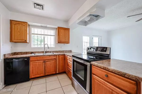 4102 W WAGON WHEEL Drive, Phoenix, AZ 85051