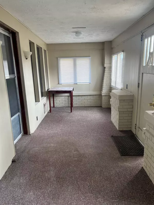 206 Barnes Ave, Alva, OK 73717