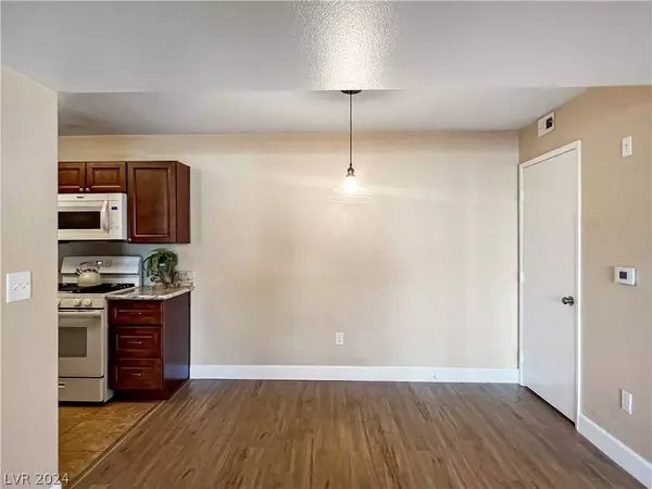 950 Seven Hills Drive #911, Henderson, NV 89052