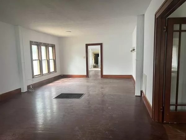 206 Barnes Ave, Alva, OK 73717