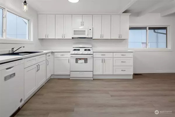 9436 20th AVE SW, Seattle, WA 98106