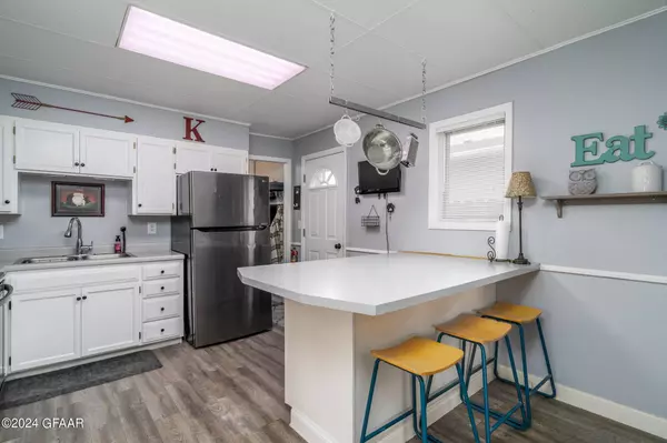 1324 8TH Avenue N, Grand Forks, ND 58203