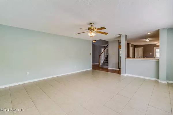 876 Kirkwood Drive, Biloxi, MS 39532