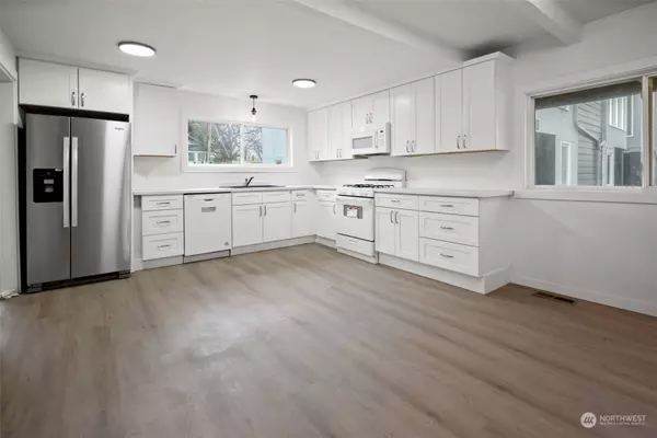 9436 20th AVE SW, Seattle, WA 98106