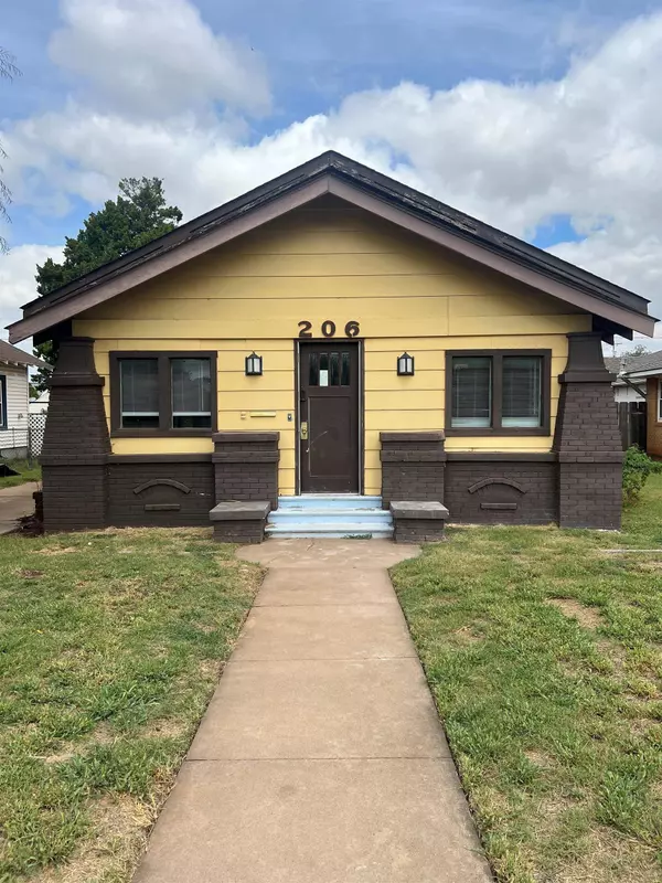 206 Barnes Ave, Alva, OK 73717