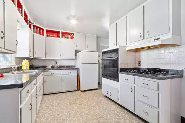 607 Mason Avenue, Joliet, IL 60435