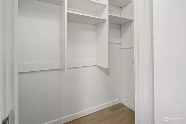 9436 20th AVE SW, Seattle, WA 98106