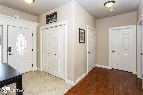 7180 W Vandenberg DR, Wasilla, AK 99623