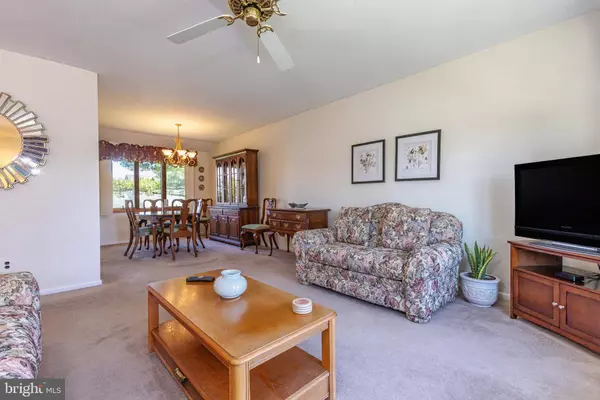 114 CANDLESTICK LN, Marlton, NJ 08053