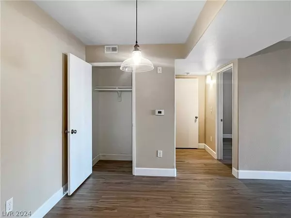 950 Seven Hills Drive #911, Henderson, NV 89052