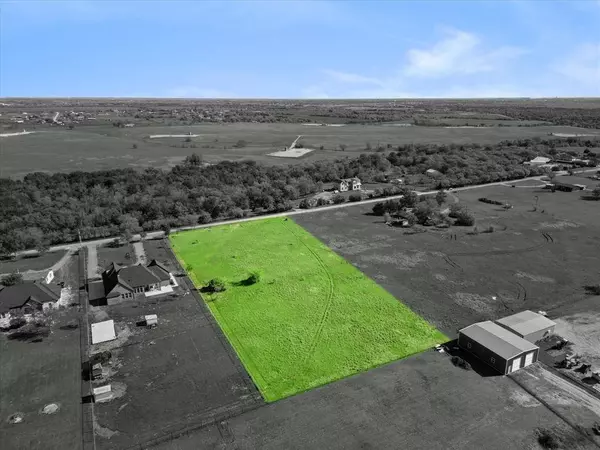 8701 T L Ranch Road, Ponder, TX 76259